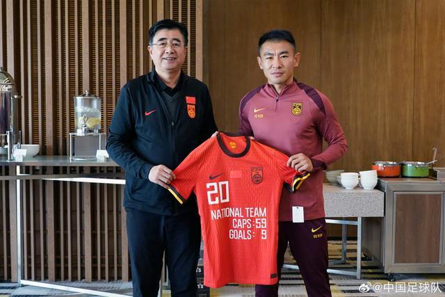 kaiyun-退役国脚于汉超将加入中国男足教练团队