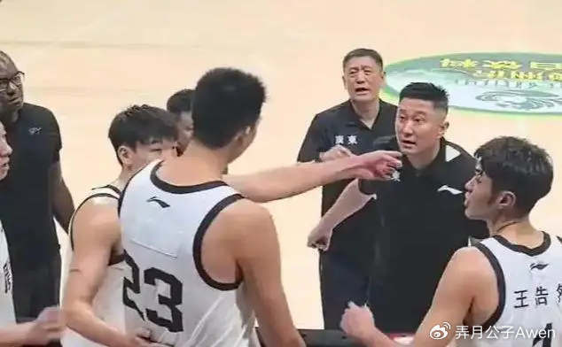 kaiyun-离开杜锋1年，徐昕斩获5项荣誉、3数据联盟前2！球迷：陈家政赶紧走|广东|多诺万-米切尔|郭士强|nba|克利夫兰骑士队_新浪体育_新浪新闻